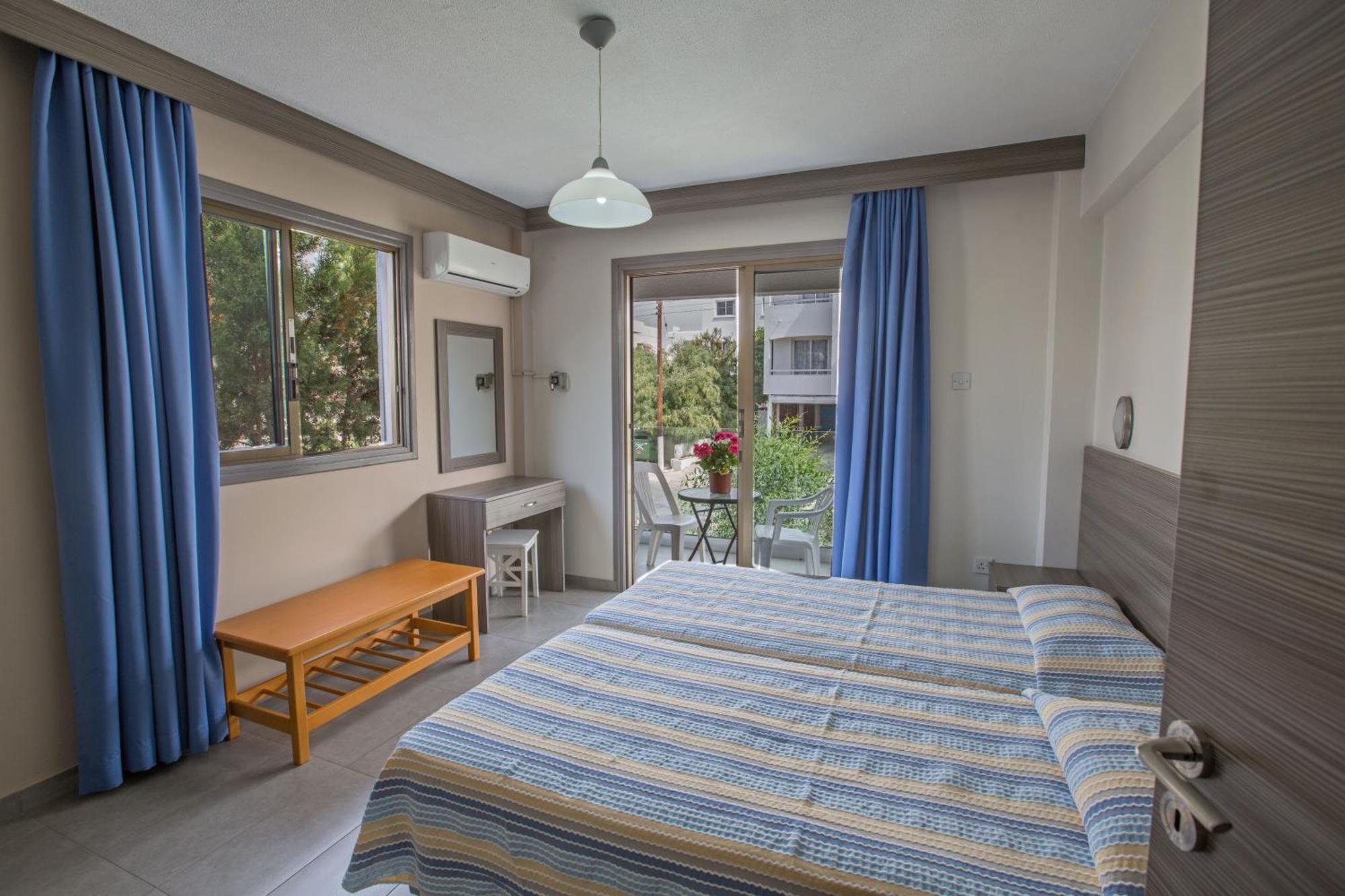 Helle Mit Balkon * Ayia Napa
