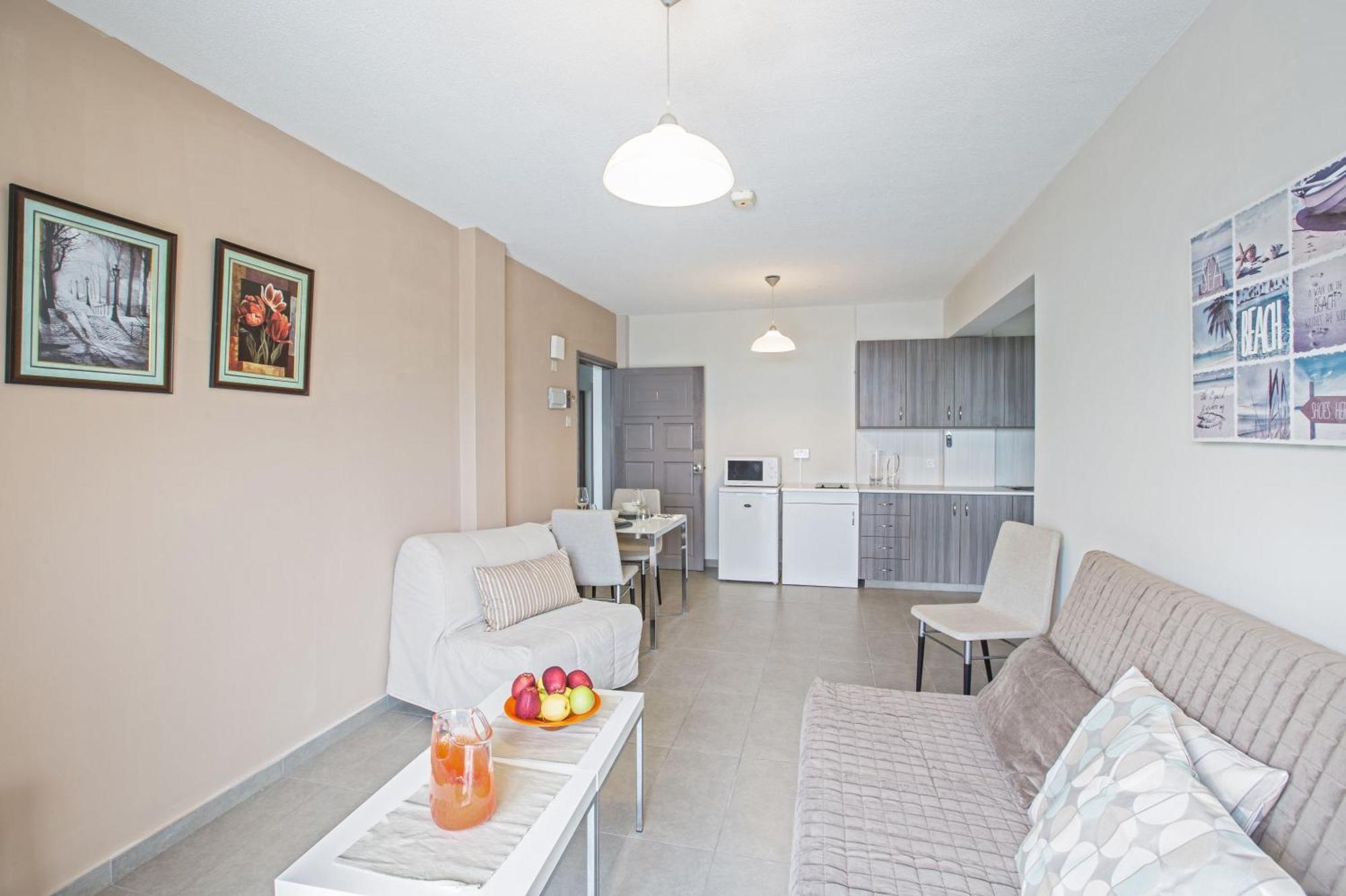 Helle Mit Balkon Apartment *